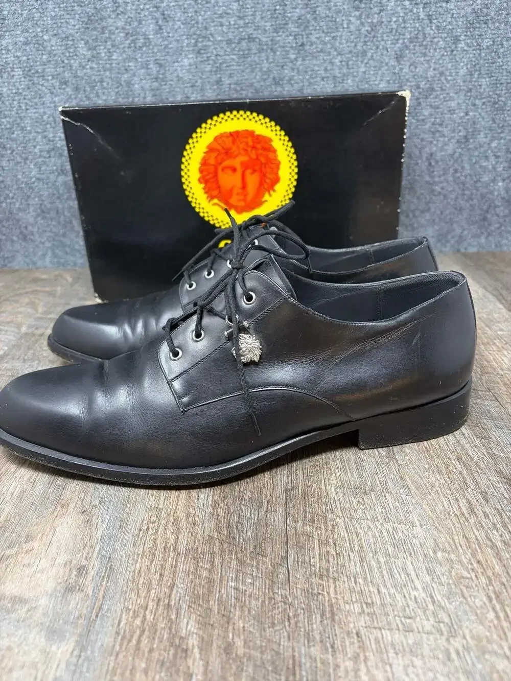 Vintage Gianni Versace Black Leather lace up Medusa Head Derby Shoes size 9.5